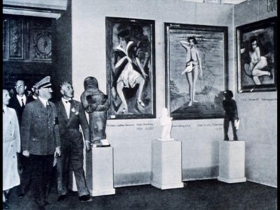 Hittler visiting the exibition Source Wikimedia